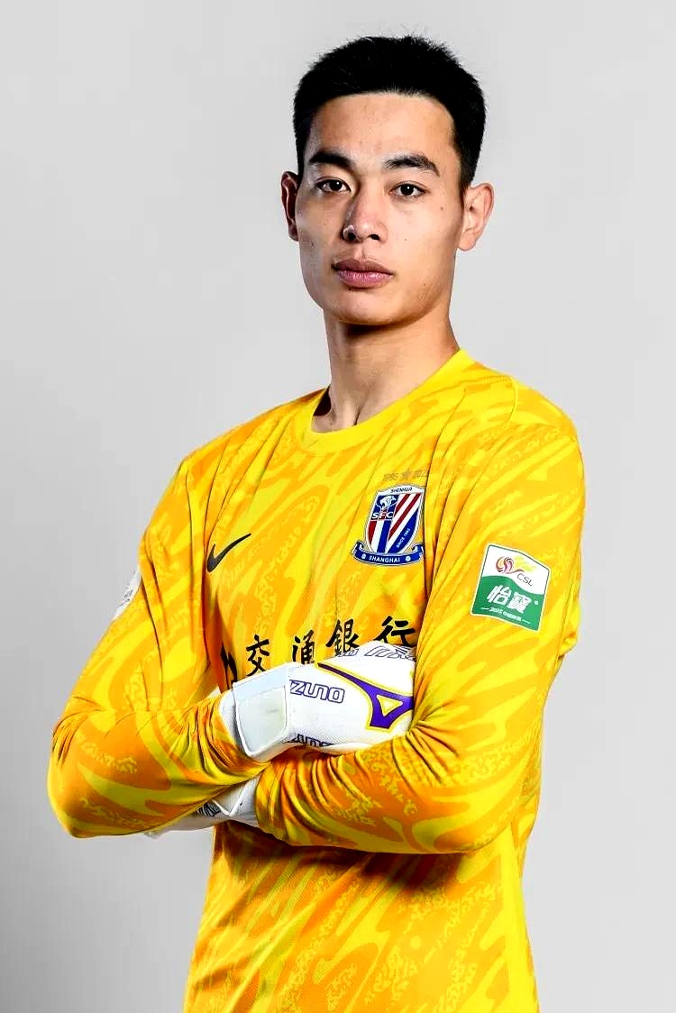 门将奋力守护球门,保持清白 门将奋力守护球门,保持清白