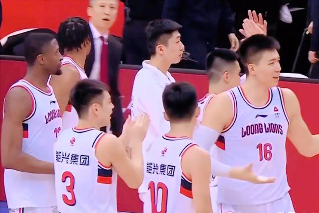 澳大利亚队以比战胜尼日利亚队,取得关键胜利 澳大利亚队以比战胜尼日利亚队,取得关键胜利