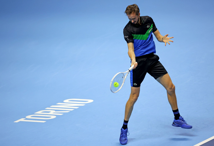 ATP总决赛翻盘年终总决赛,梅德韦杰夫惊艳四座 ATP总决赛翻盘年终总决赛,梅德韦杰夫惊艳四座