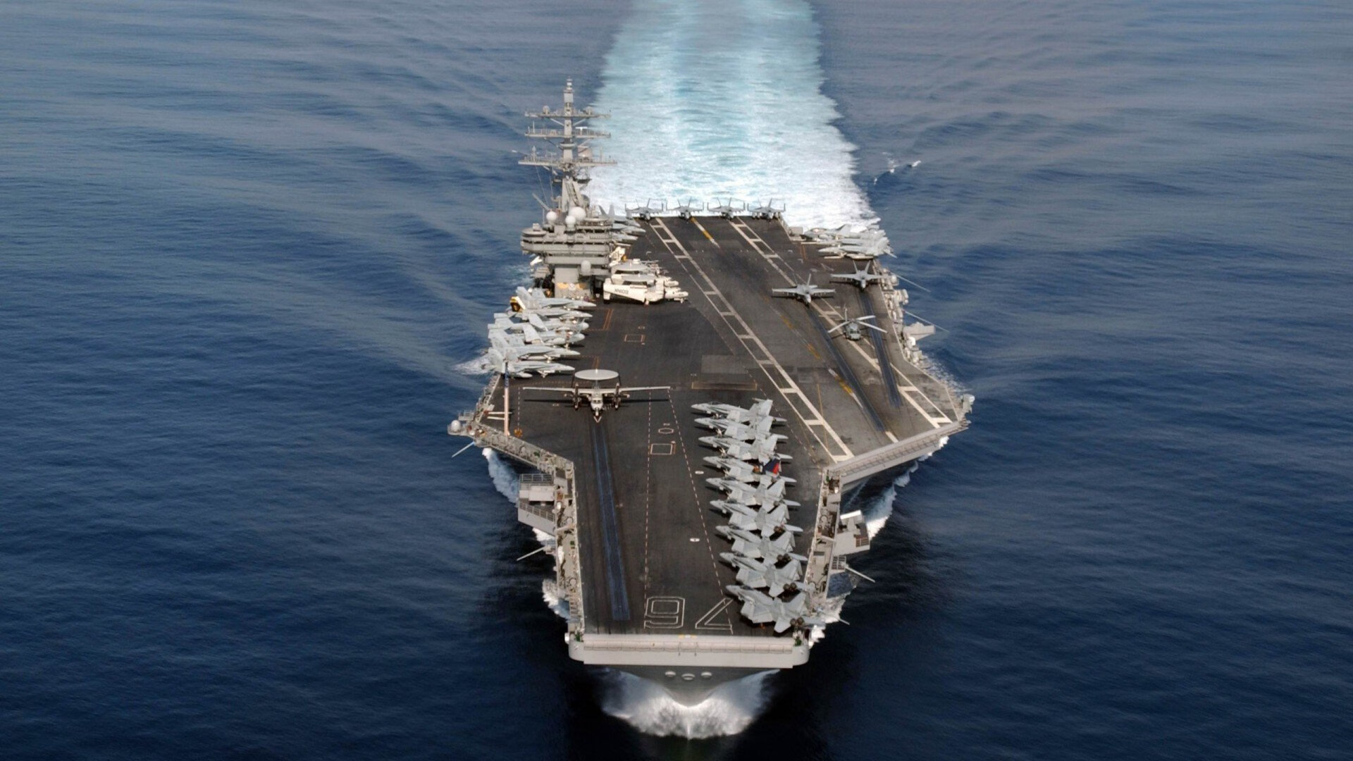 铁蹄与银甲，错位时空中塔图姆的攻防统治诗